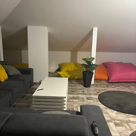 5 Izbovy Samostatny Stojaci Rodinny Dom S Podkrovim A Velkou Zahradou So Sezonnym Bazenom, Celorocnou Saunou A Virivkou Na Dovolenku A Oddych Topolniky Exterior photo
