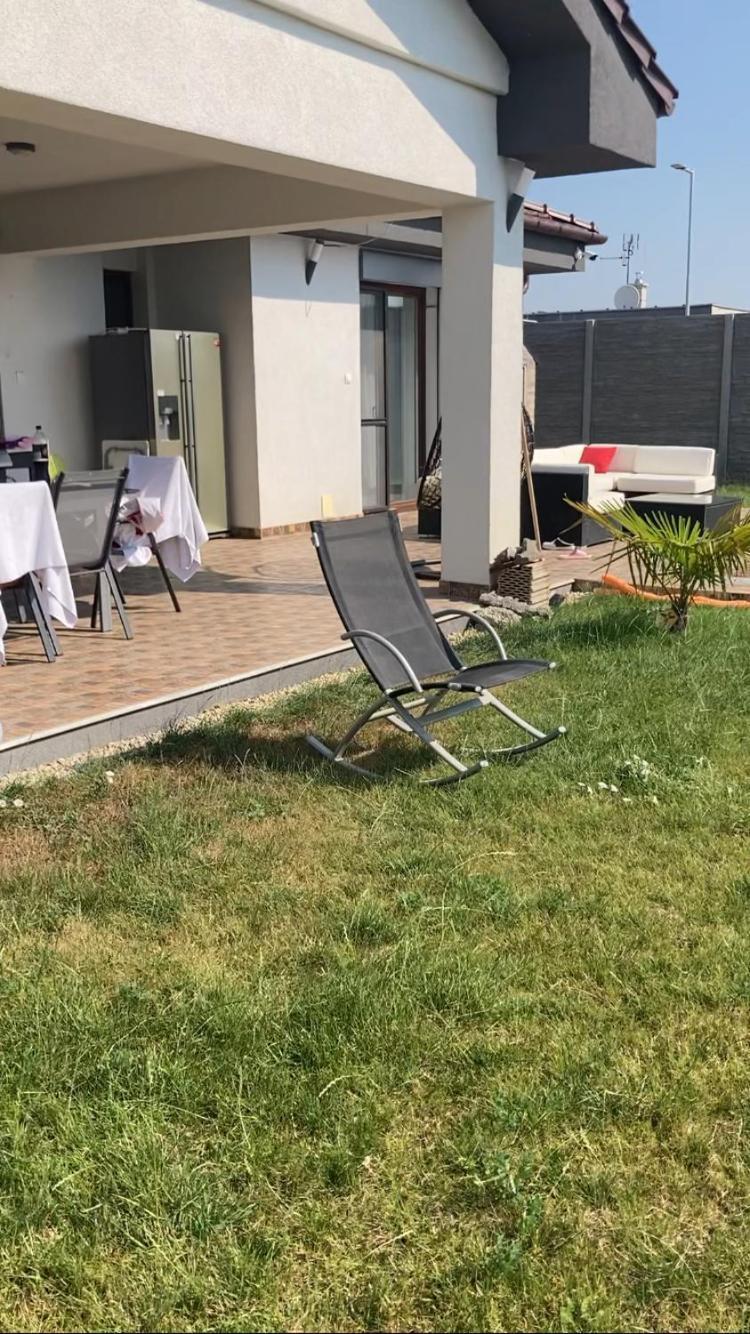 5 Izbovy Samostatny Stojaci Rodinny Dom S Podkrovim A Velkou Zahradou So Sezonnym Bazenom, Celorocnou Saunou A Virivkou Na Dovolenku A Oddych Holiday home *