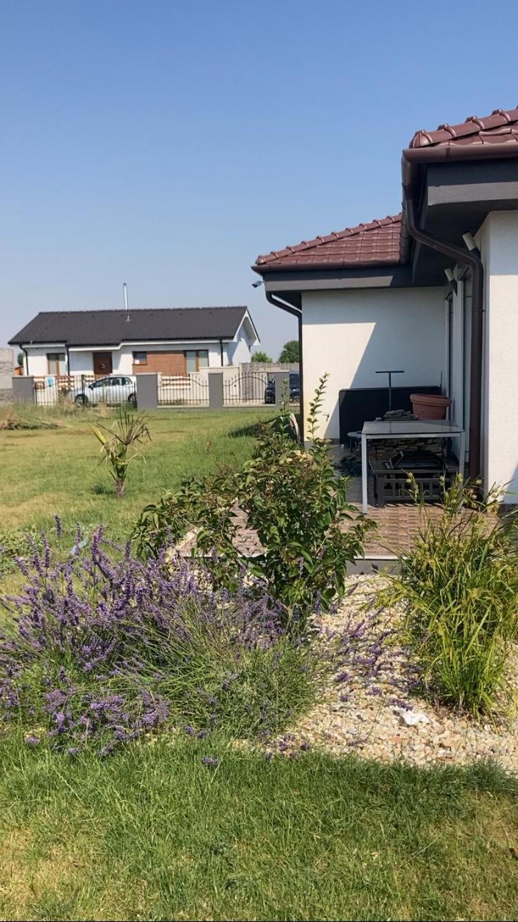 5 Izbovy Samostatny Stojaci Rodinny Dom S Podkrovim A Velkou Zahradou So Sezonnym Bazenom, Celorocnou Saunou A Virivkou Na Dovolenku A Oddych