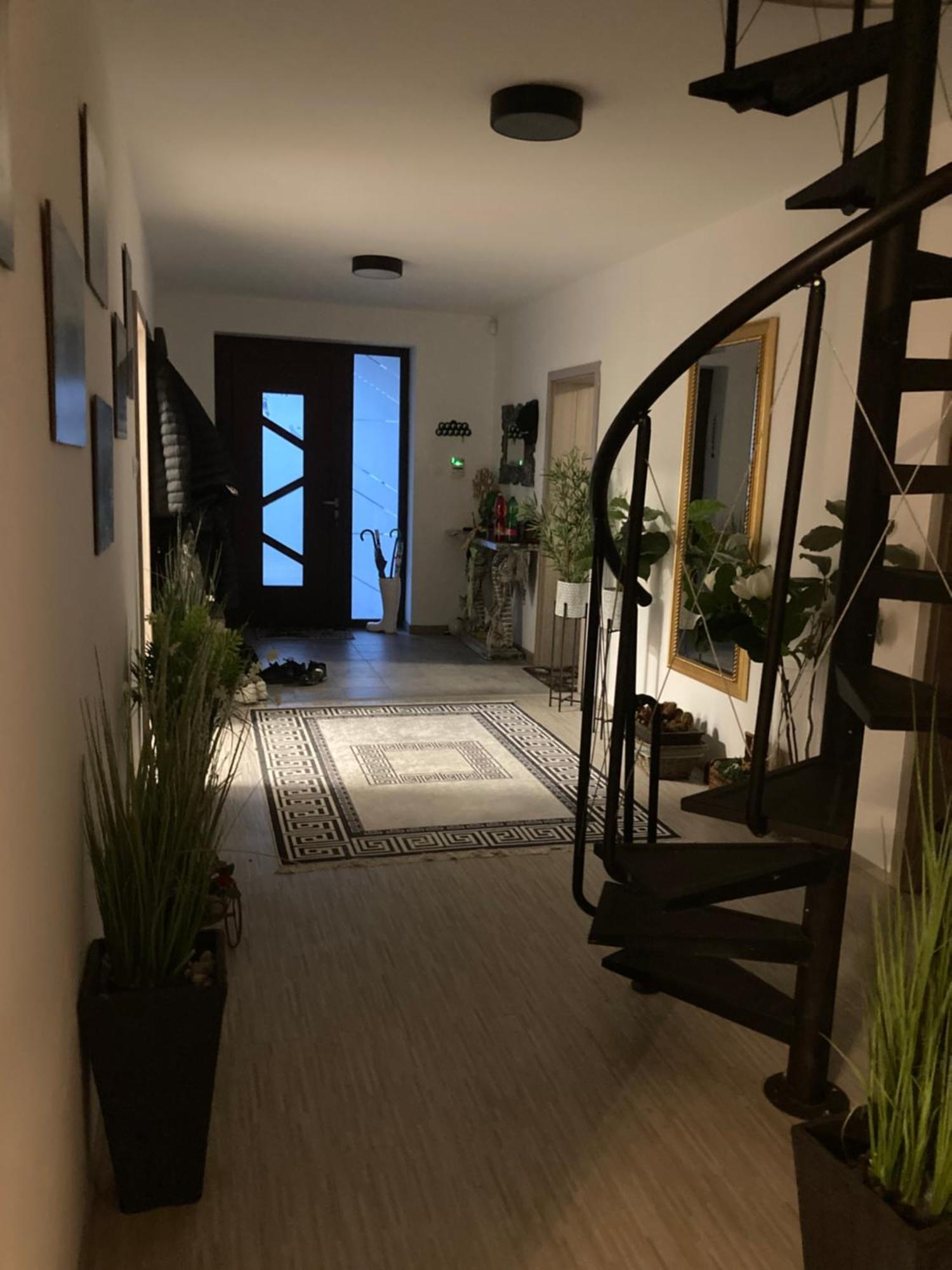 Holiday home 5 Izbovy Samostatny Stojaci Rodinny Dom S Podkrovim A Velkou Zahradou So Sezonnym Bazenom, Celorocnou Saunou A Virivkou Na Dovolenku A Oddych Topolniky