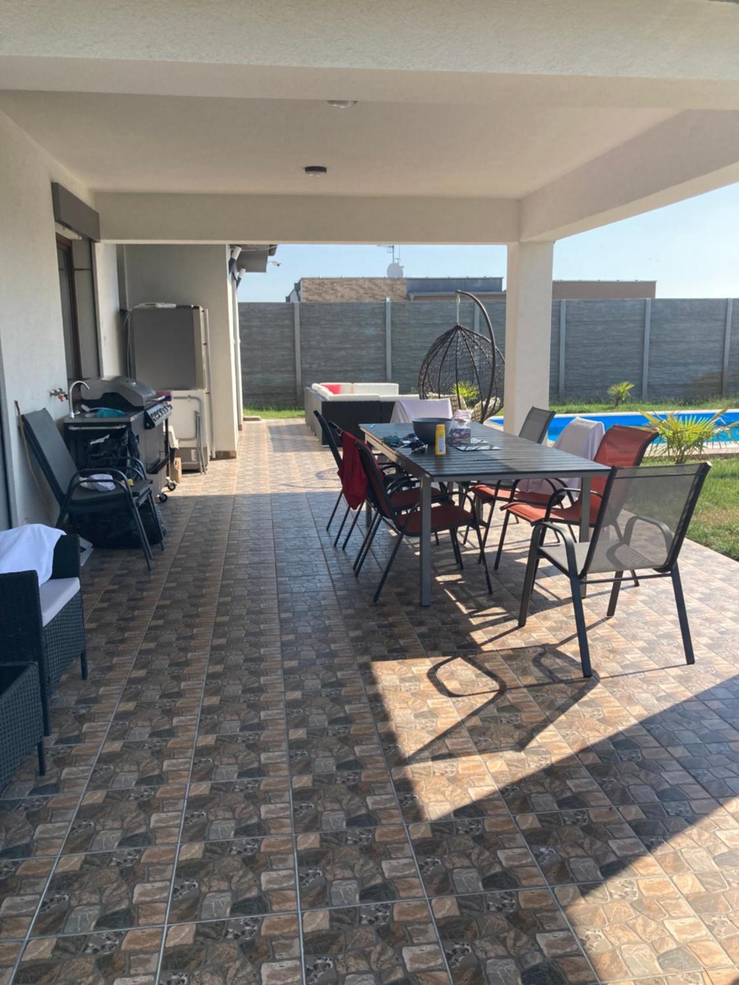 5 Izbovy Samostatny Stojaci Rodinny Dom S Podkrovim A Velkou Zahradou So Sezonnym Bazenom, Celorocnou Saunou A Virivkou Na Dovolenku A Oddych Holiday home