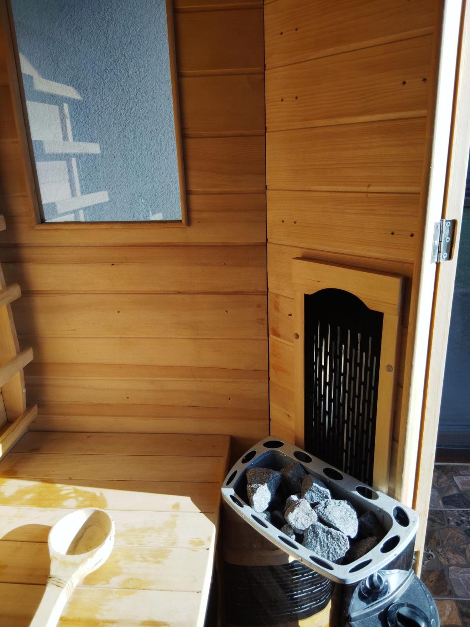 Holiday home 5 Izbovy Samostatny Stojaci Rodinny Dom S Podkrovim A Velkou Zahradou So Sezonnym Bazenom, Celorocnou Saunou A Virivkou Na Dovolenku A Oddych Topolniky